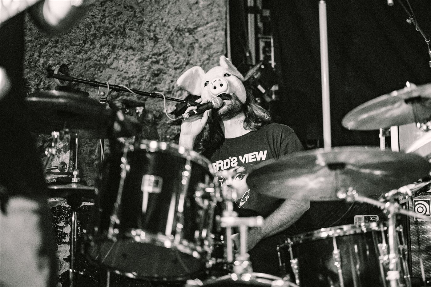 Drummer wearing a pig mask. Photo: Alina Nachtmann